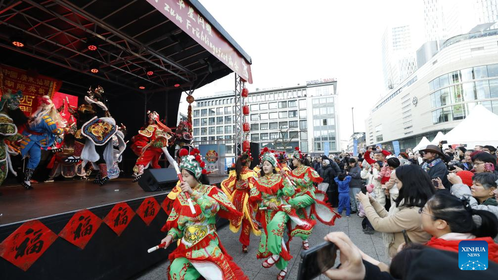 First Spring Festival temple fair opens in Frankfurt