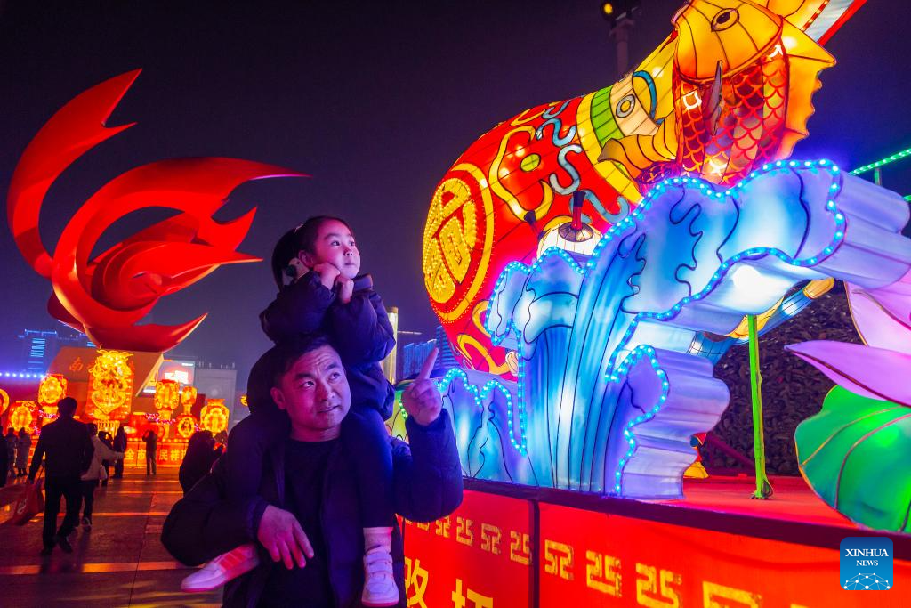 People enjoy various activities across China during Spring Festival