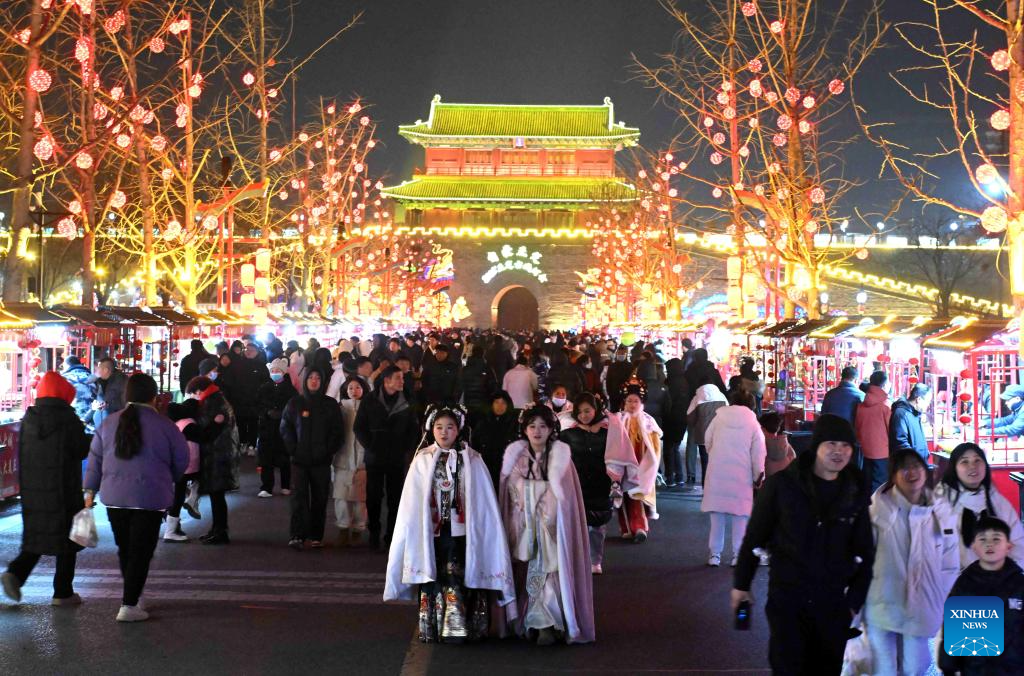 People enjoy various activities across China during Spring Festival