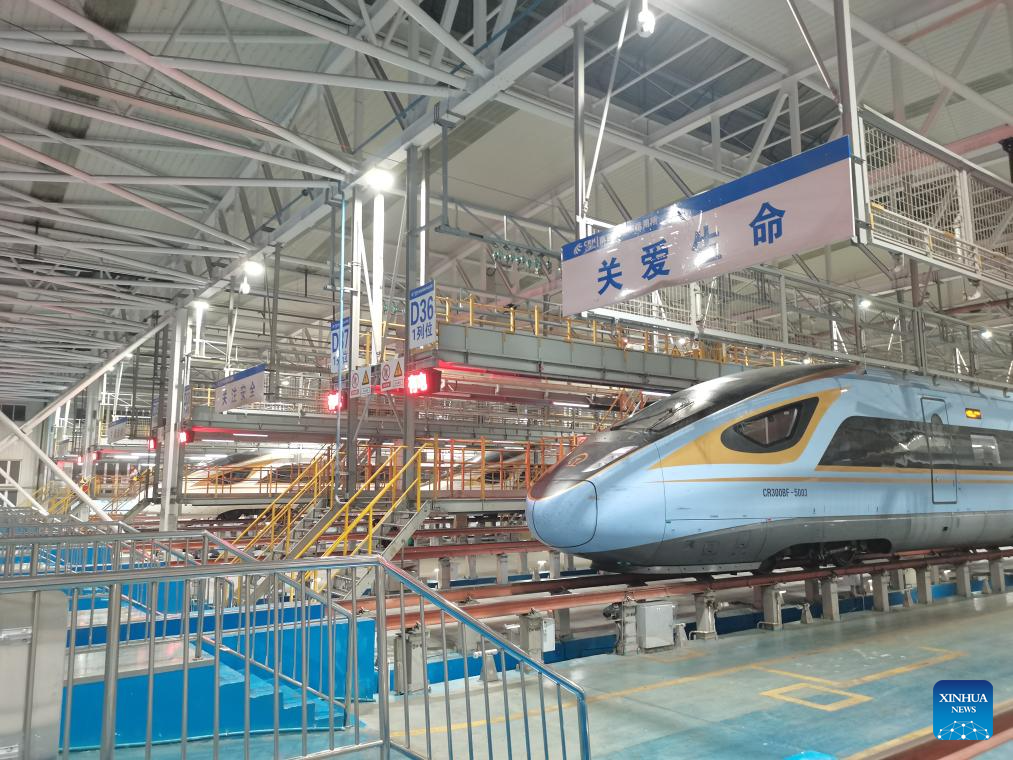 High-tech inspections bolster high-speed rail safety amid Spring Festival rush