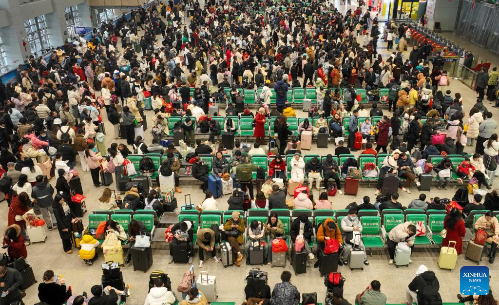 Passenger trips increase as Spring Festival holiday comes to end in China