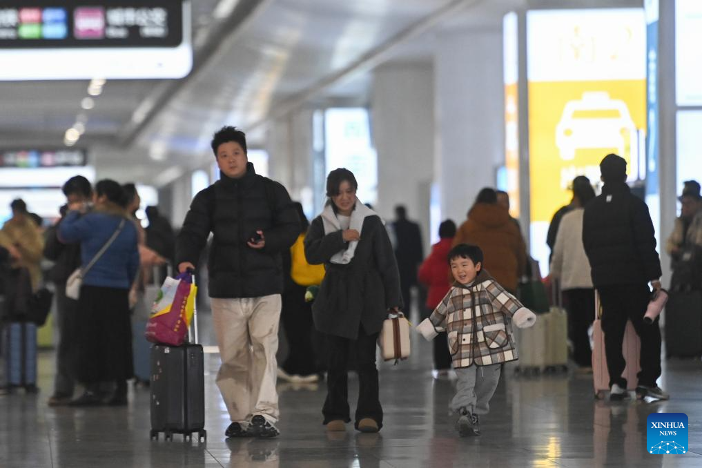 Passenger trips increase as Spring Festival holiday comes to end in China