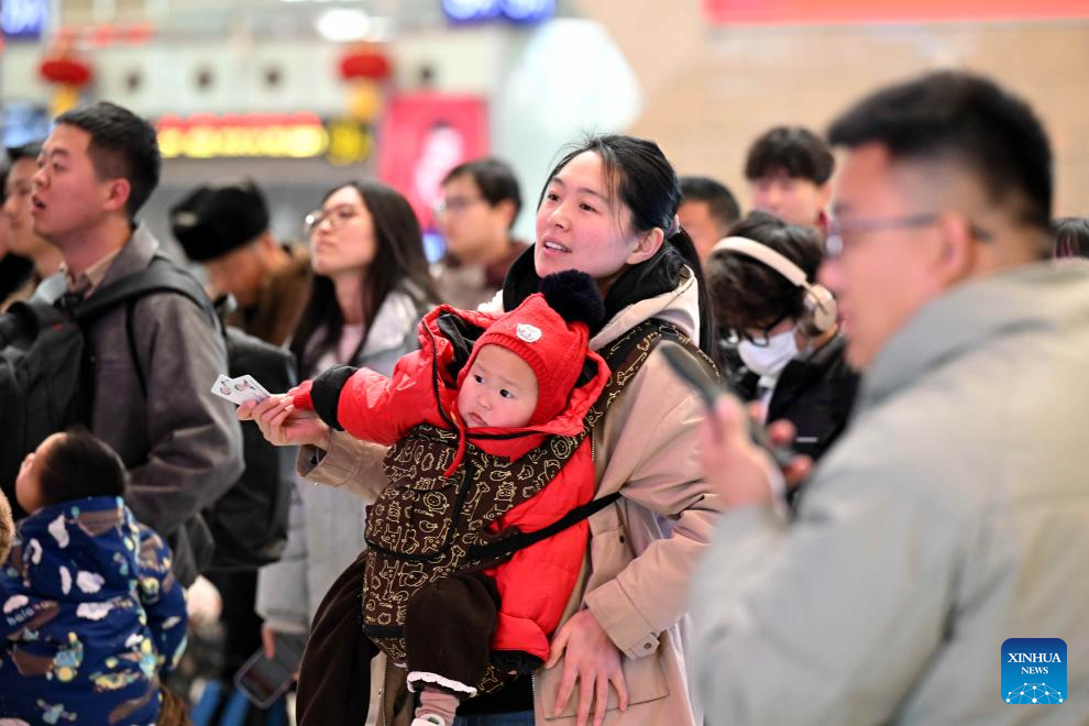 Passenger trips increase as Spring Festival holiday comes to end in China