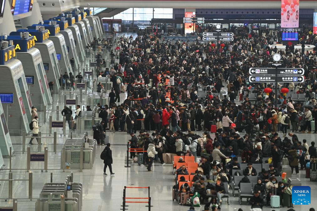 Passenger trips increase as Spring Festival holiday comes to end in China