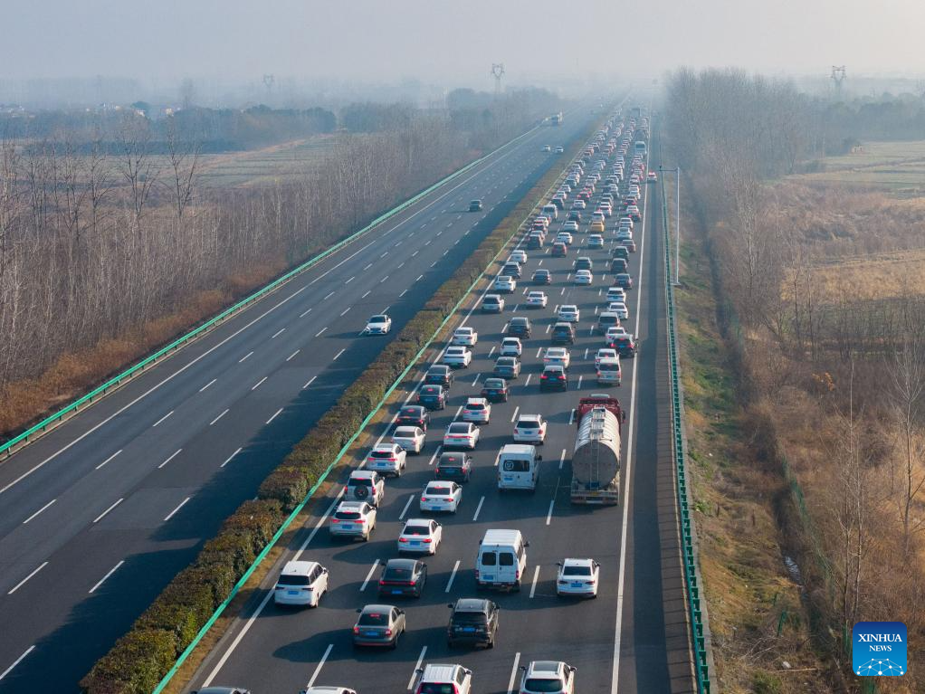 Passenger trips increase as Spring Festival holiday comes to end in China