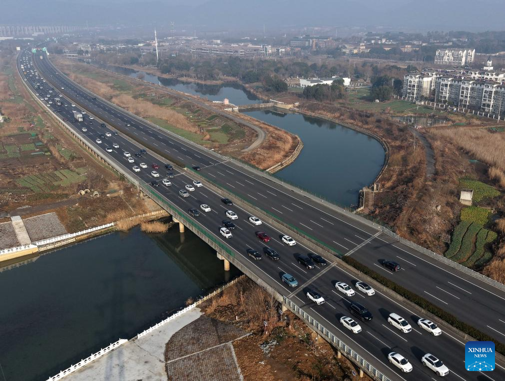 Passenger trips increase as Spring Festival holiday comes to end in China