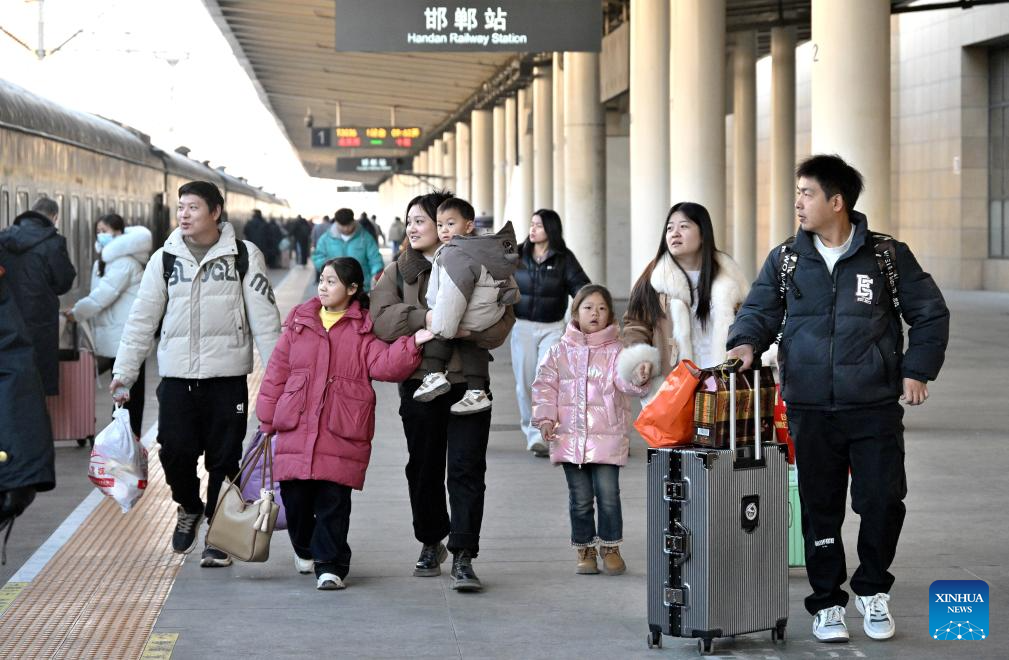 Passenger trips increase as Spring Festival holiday comes to end in China