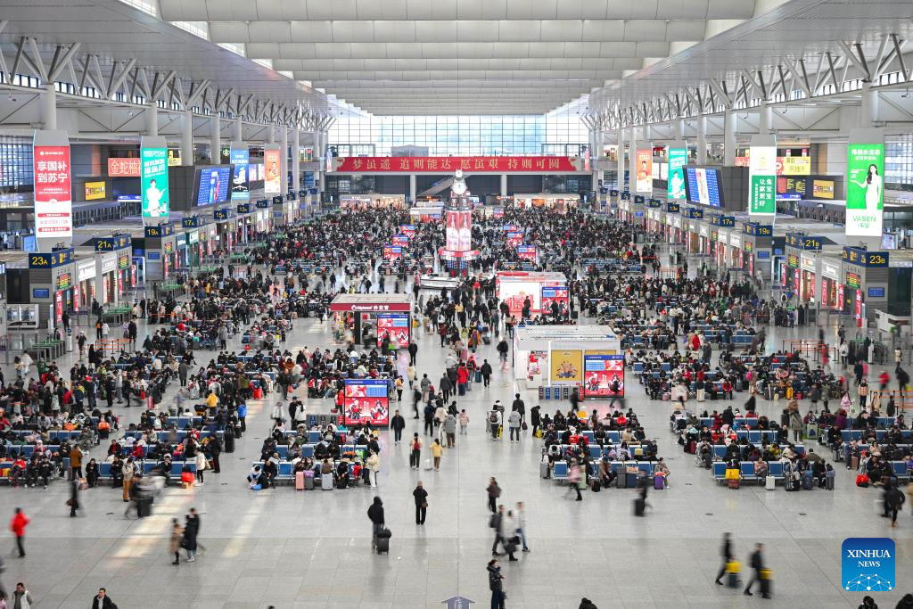 Passenger trips increase as Spring Festival holiday comes to end in China