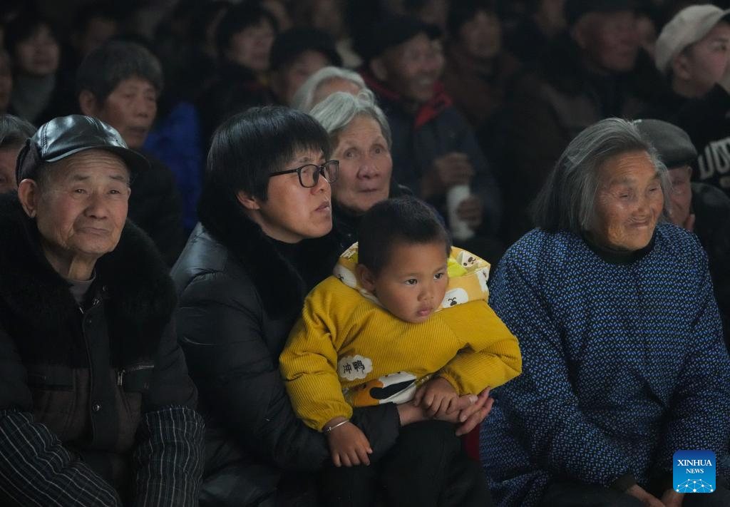 Shaoxing Opera performed in E China's Zhejiang