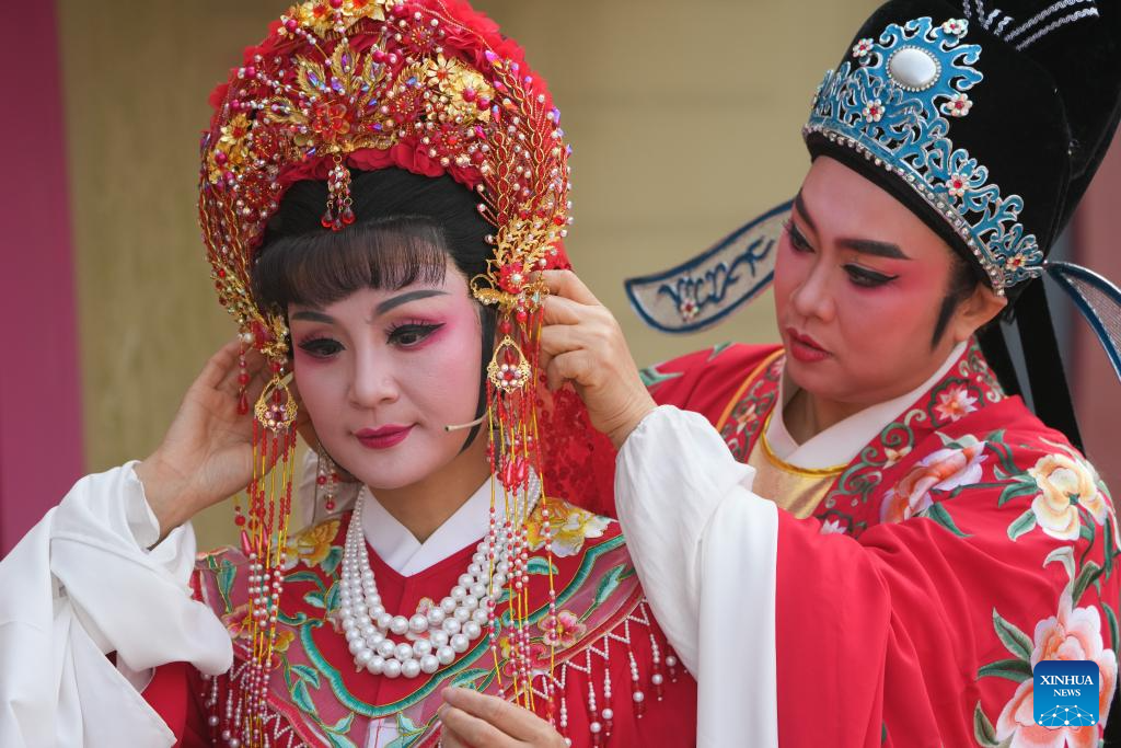 Shaoxing Opera performed in E China's Zhejiang