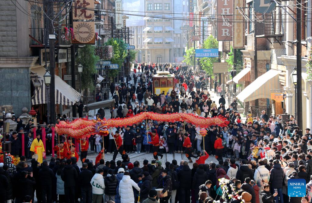 China witnesses travel boom during Spring Festival holiday