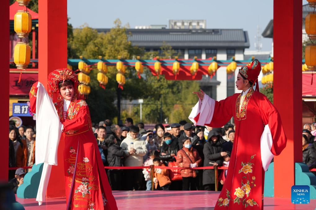 Shaoxing Opera performed in E China's Zhejiang