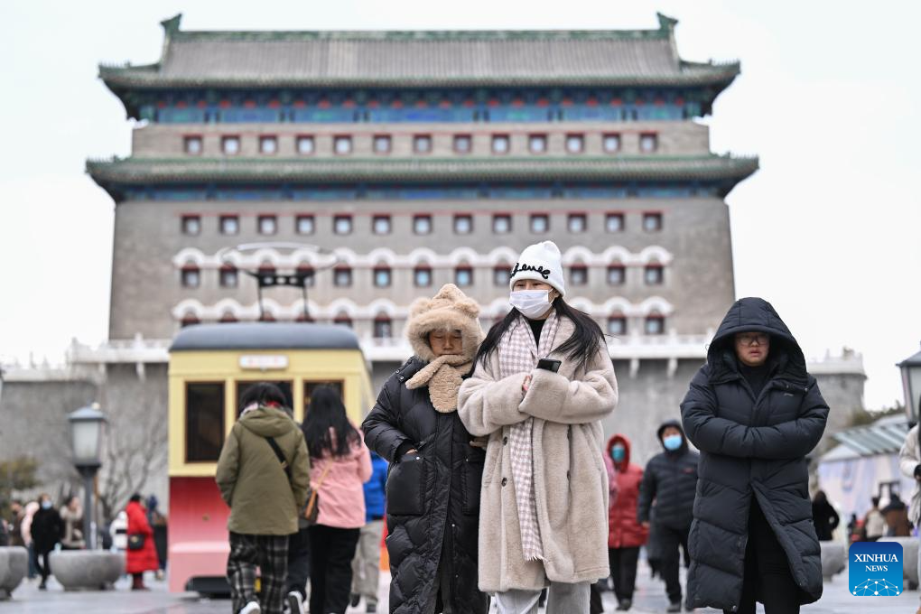 Strong wind hits Beijing