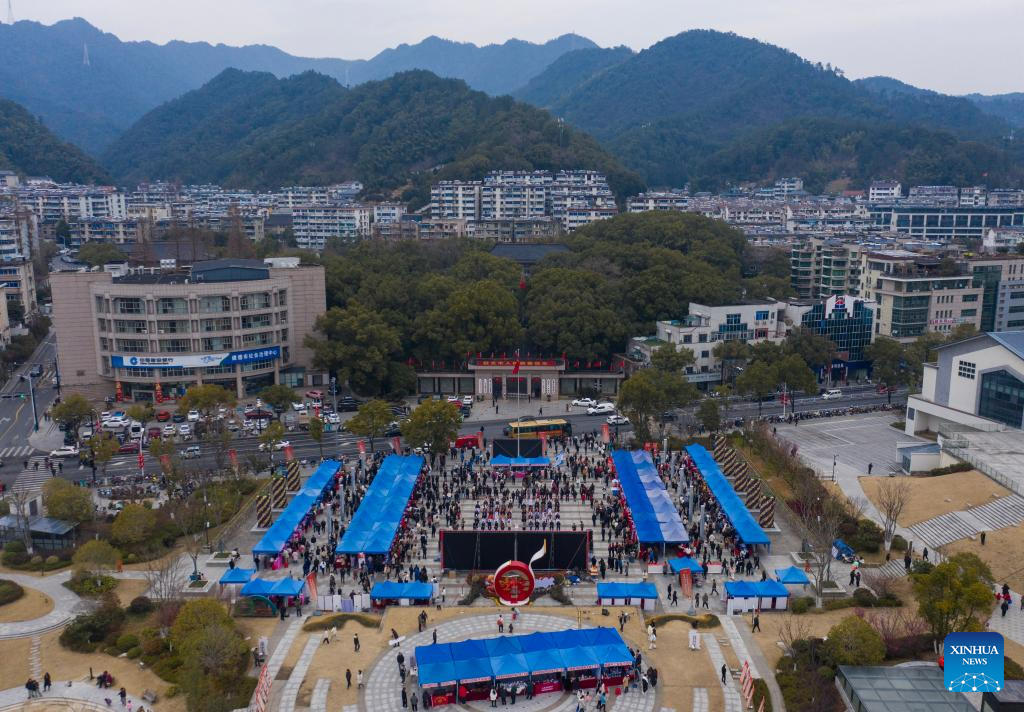 Job fair held in Jiande City in E China