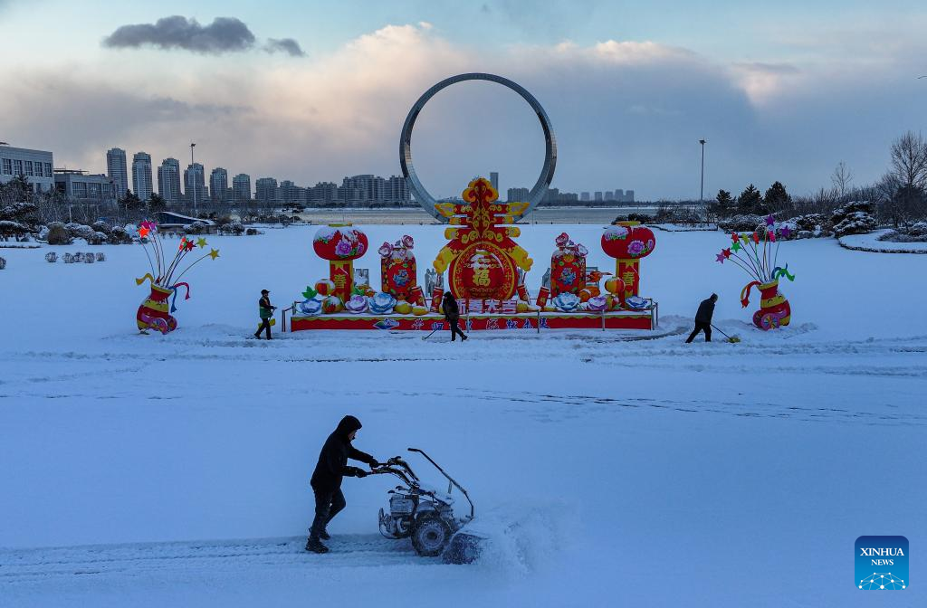 China renews yellow alert for strong winds