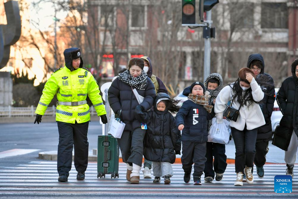 China renews yellow alert for strong winds