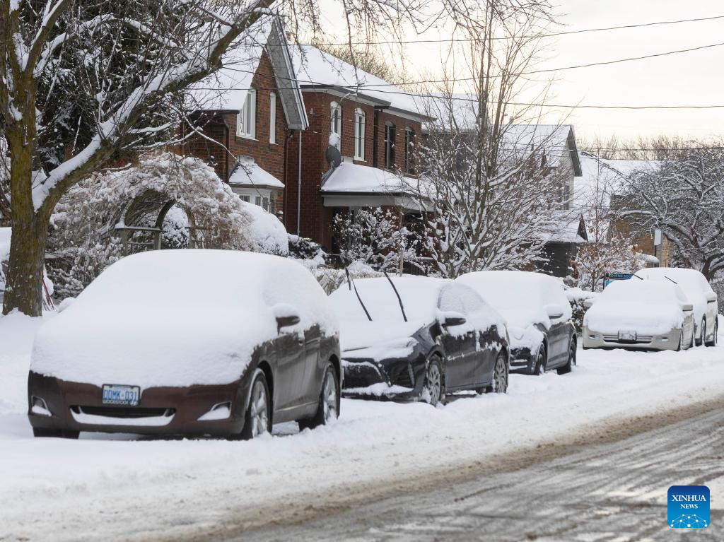 In pics: snowfall in Oakville, Canada