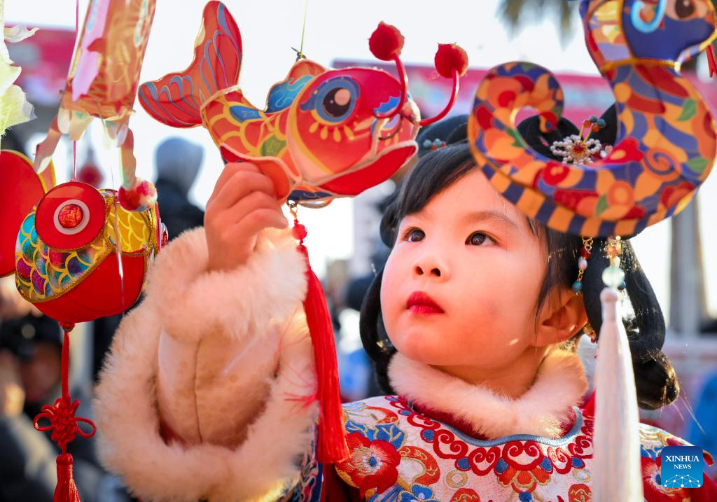 Various activities held across China to celebrate upcoming Lantern Festival