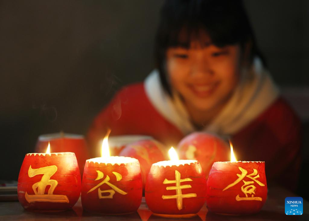 Various activities held across China to celebrate upcoming Lantern Festival