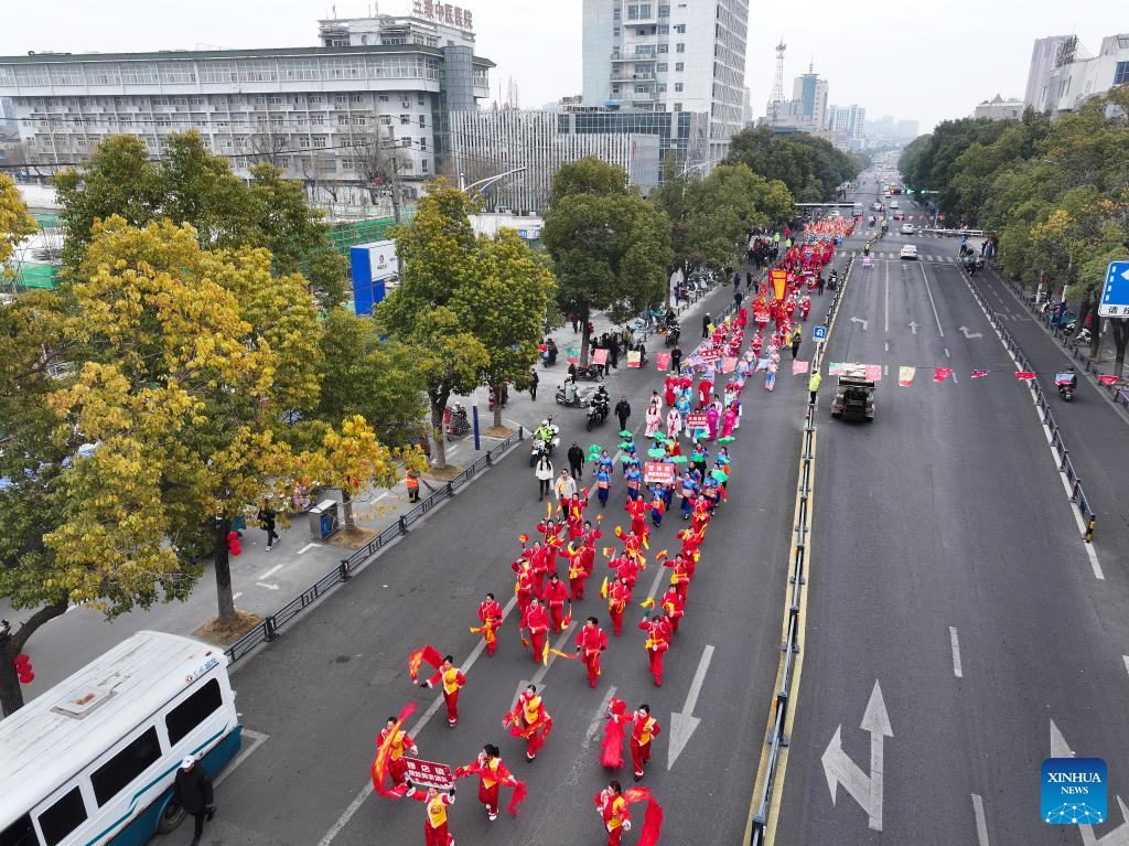 Various activities held across China to celebrate upcoming Lantern Festival