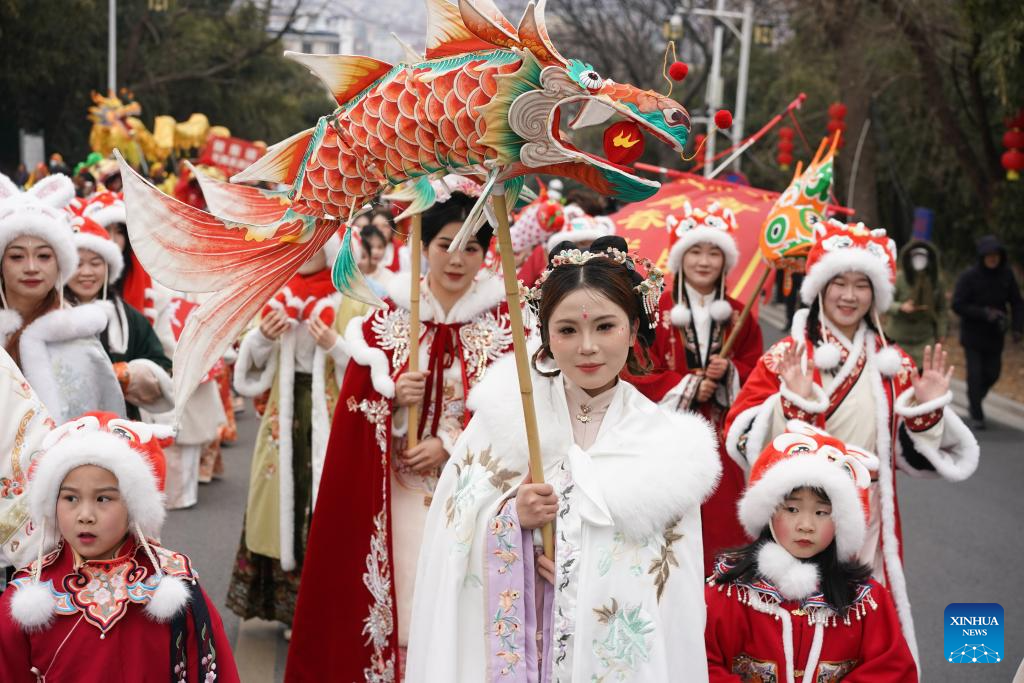 Various activities held across China to celebrate upcoming Lantern Festival