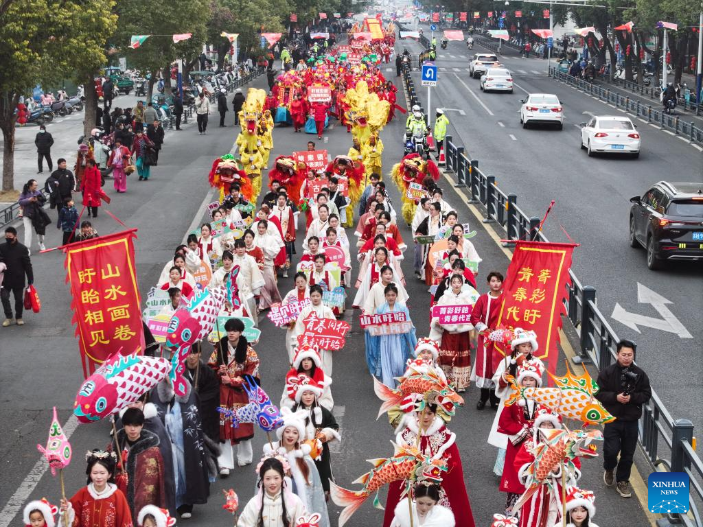 Various activities held across China to celebrate upcoming Lantern Festival