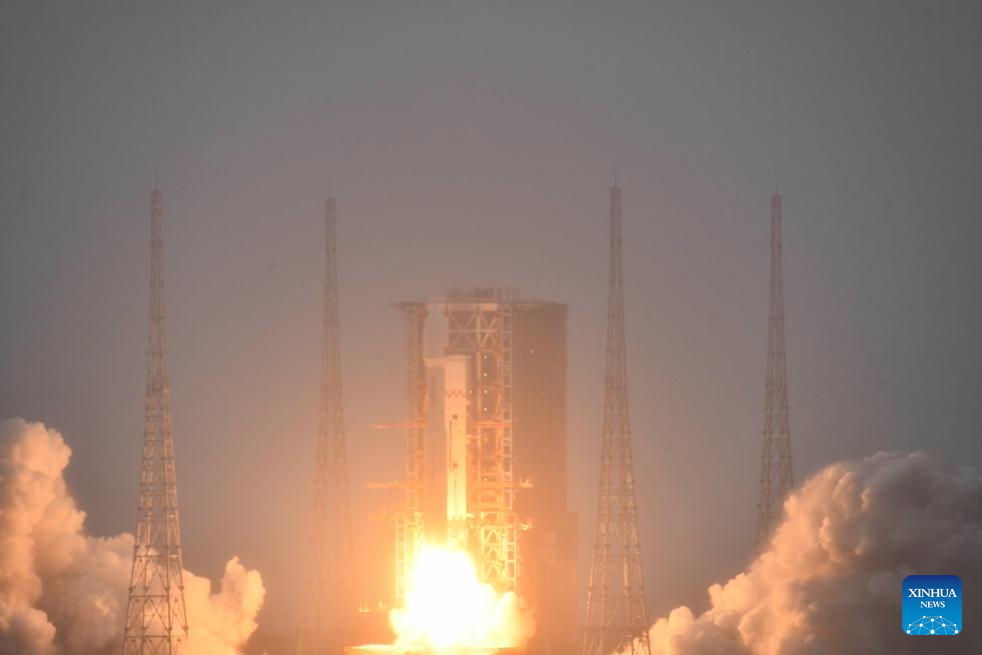 China launches satellites for internet constellation