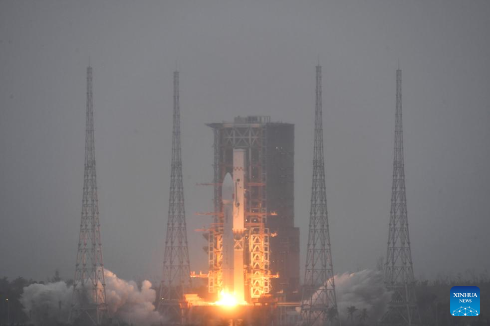 China launches satellites for internet constellation