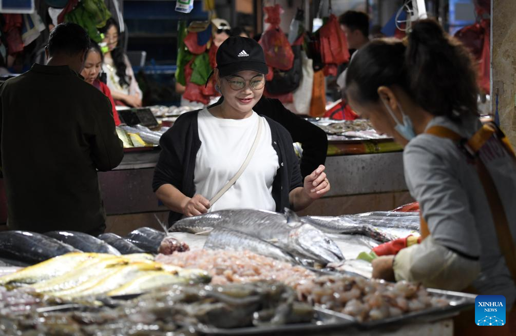 A glimpse of food market in Sanya, China's Hainan