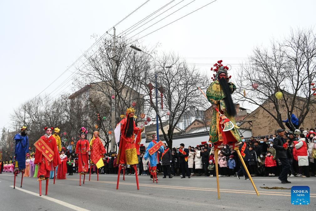 Shehuo folk performance staged to mark Lantern Festival in Longxian County of NW China's Shaanxi