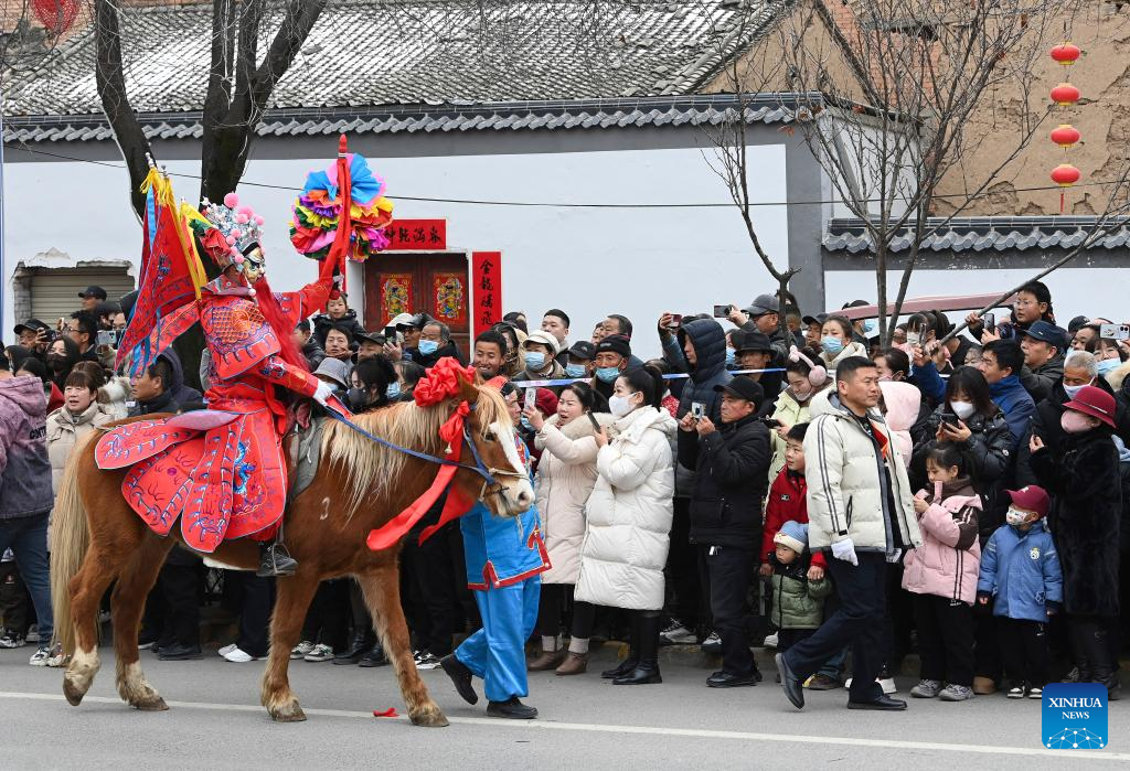 Shehuo folk performance staged to mark Lantern Festival in Longxian County of NW China's Shaanxi