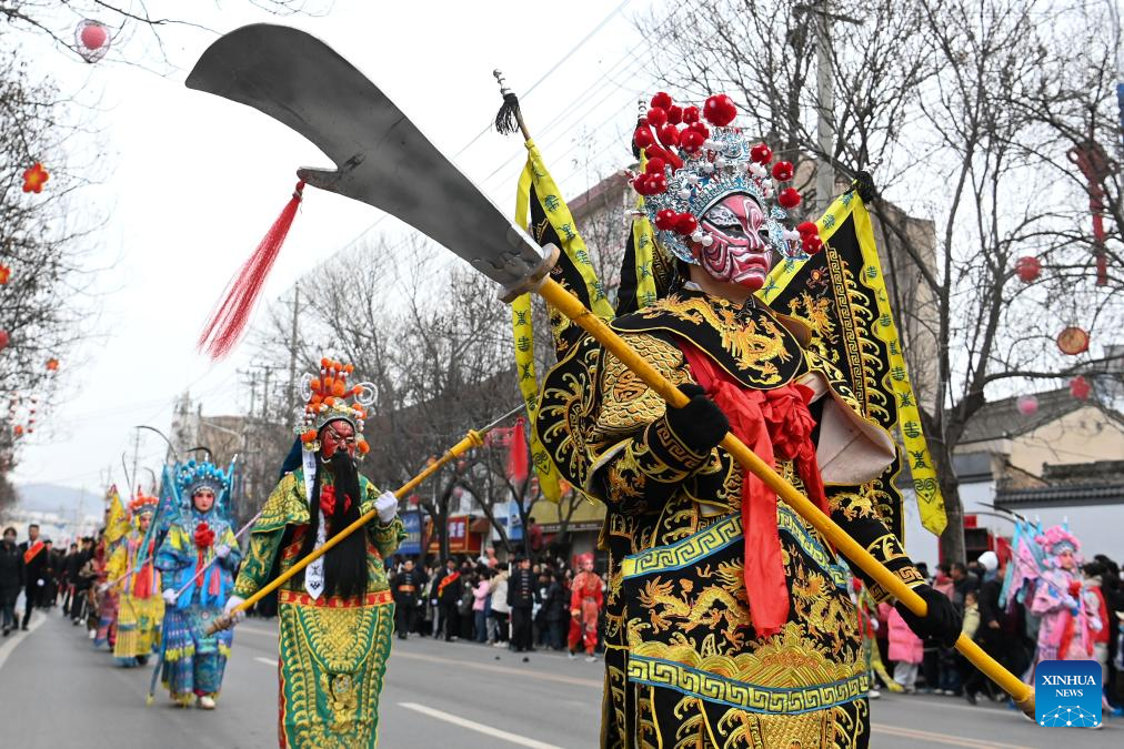 Shehuo folk performance staged to mark Lantern Festival in Longxian County of NW China's Shaanxi