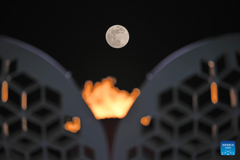 Moonlight shines over Harbin amid Asian Winter Games