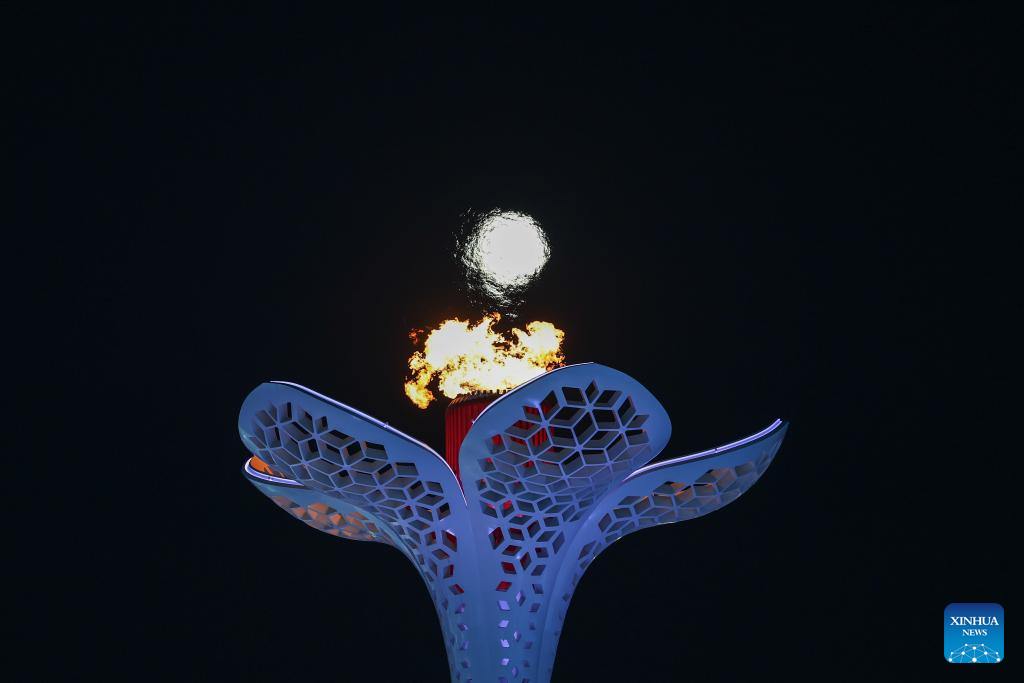 Moonlight shines over Harbin amid Asian Winter Games