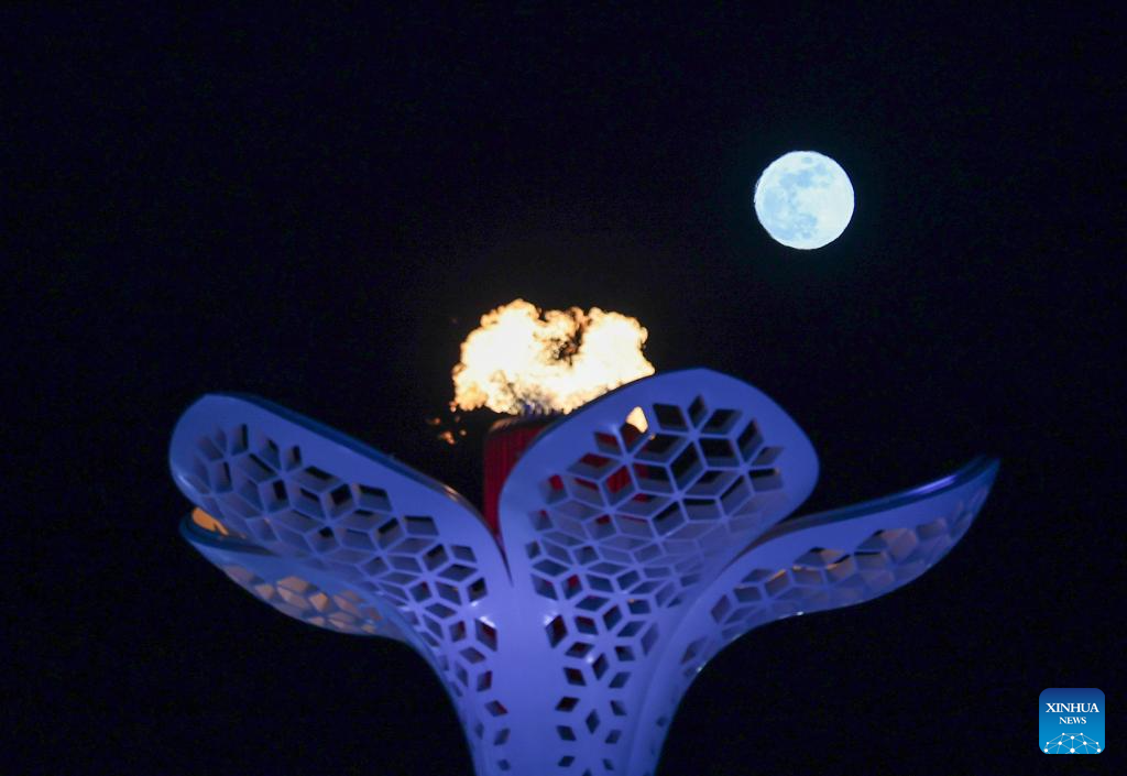 Moonlight shines over Harbin amid Asian Winter Games