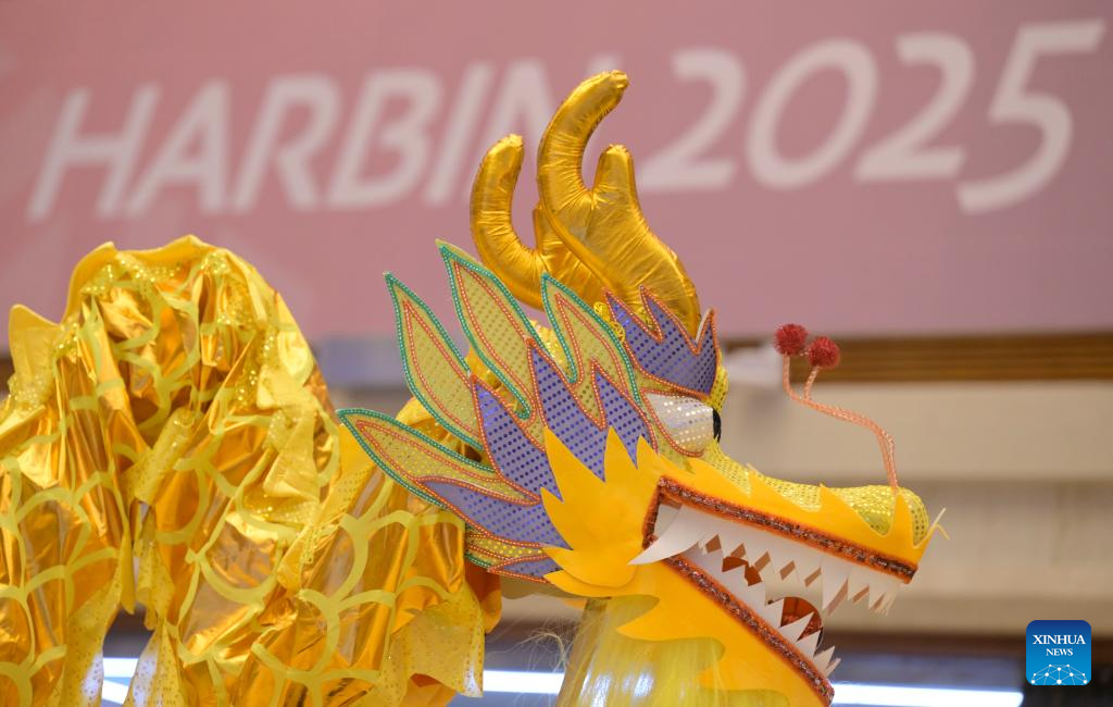 Cultural activity held to celebrate Lantern Festival at press center for Asian Winter Games