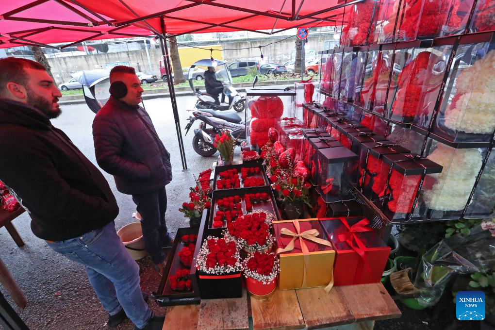 People prepare for Valentine's Day across world