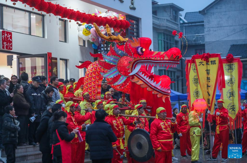 People celebrate Lantern Festival in Ruhong Village, China's Zhejiang