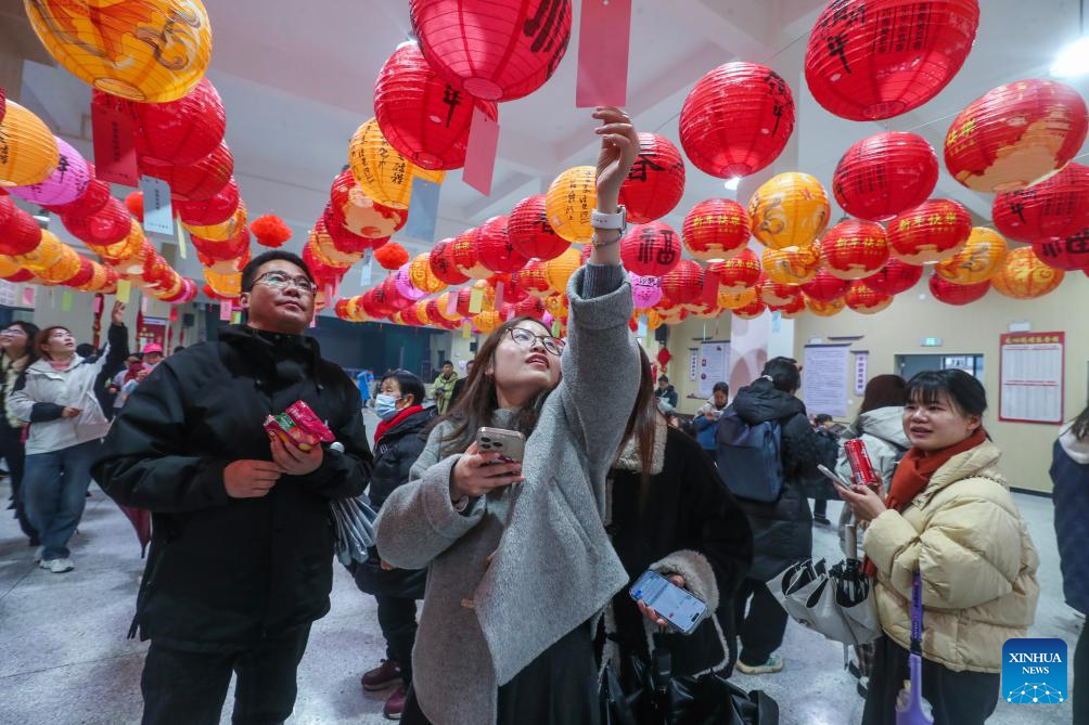 People celebrate Lantern Festival in Ruhong Village, China's Zhejiang