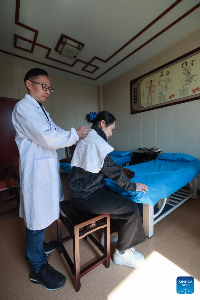 Community healthcare centers offer TCM services in China's Zhejiang