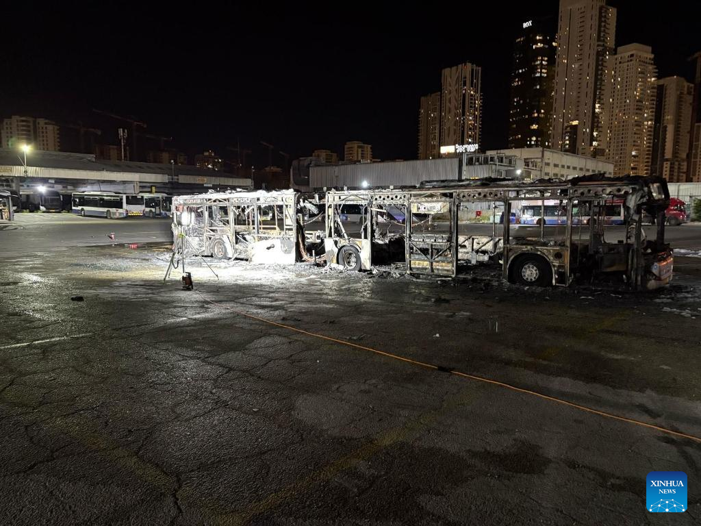 3 empty buses explode in suspected terror attack near Tel Aviv