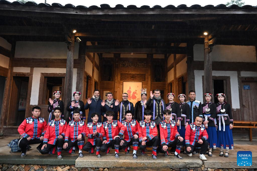 Italian delegation experiences culture of She ethnic group in China's Fujian