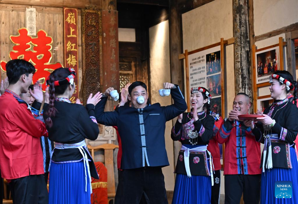 Italian delegation experiences culture of She ethnic group in China's Fujian