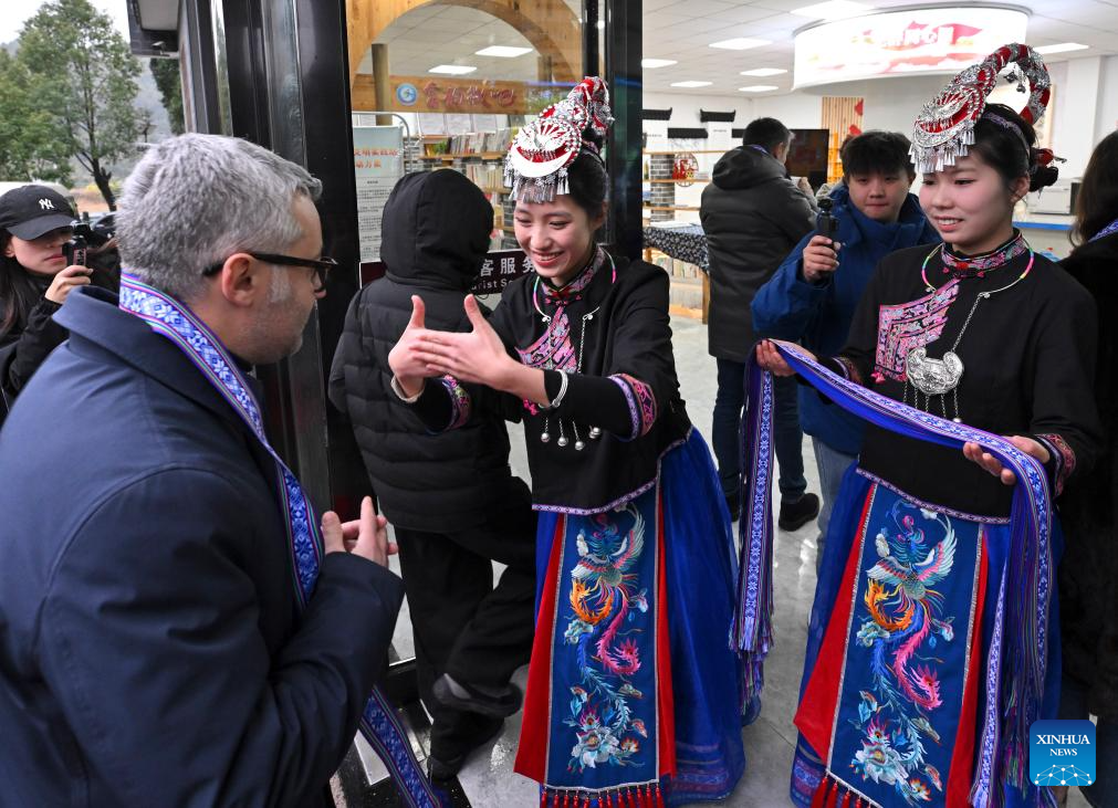 Italian delegation experiences culture of She ethnic group in China's Fujian