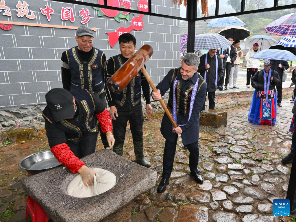 Italian delegation experiences culture of She ethnic group in China's Fujian