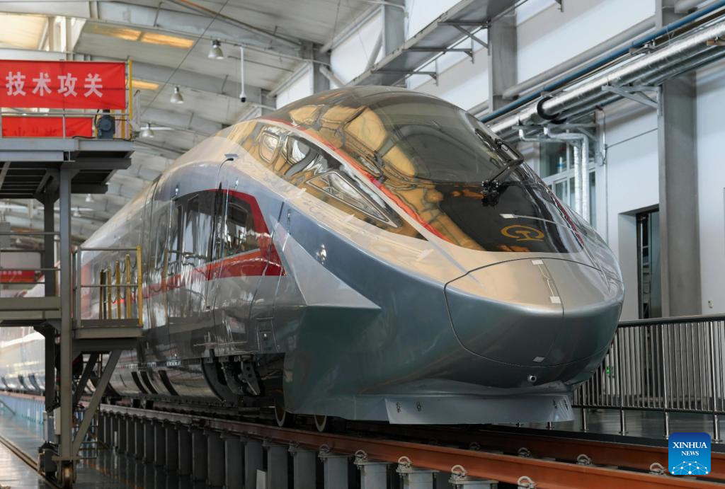 Prototype of CR450 bullet train undergoes tests in Beijing