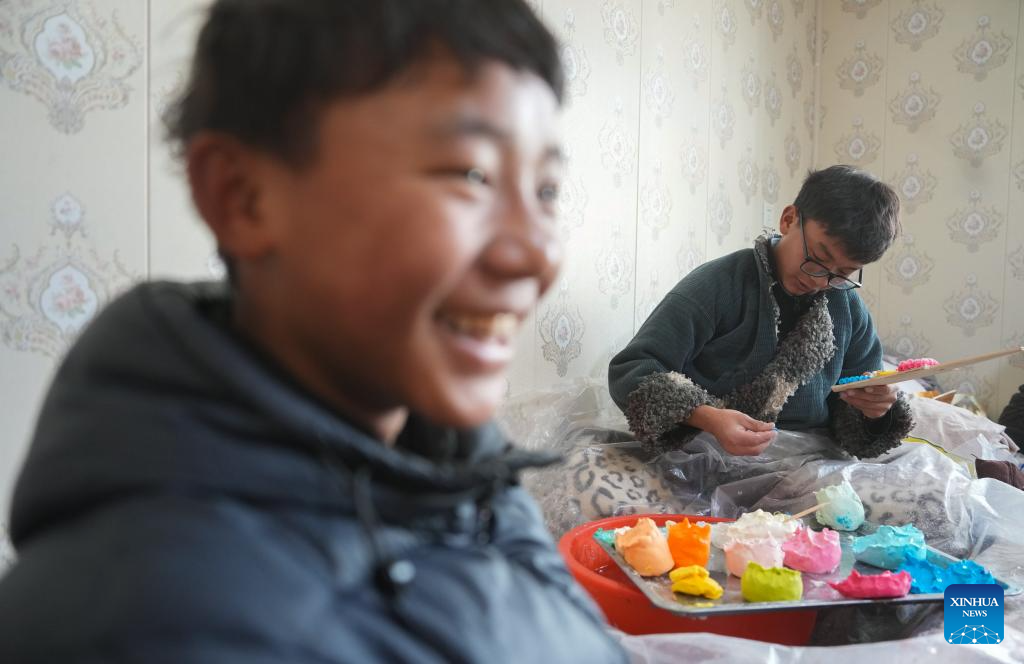 Butter sculptures enjoy widespread popularity in Lhasa ahead of Tibetan New Year