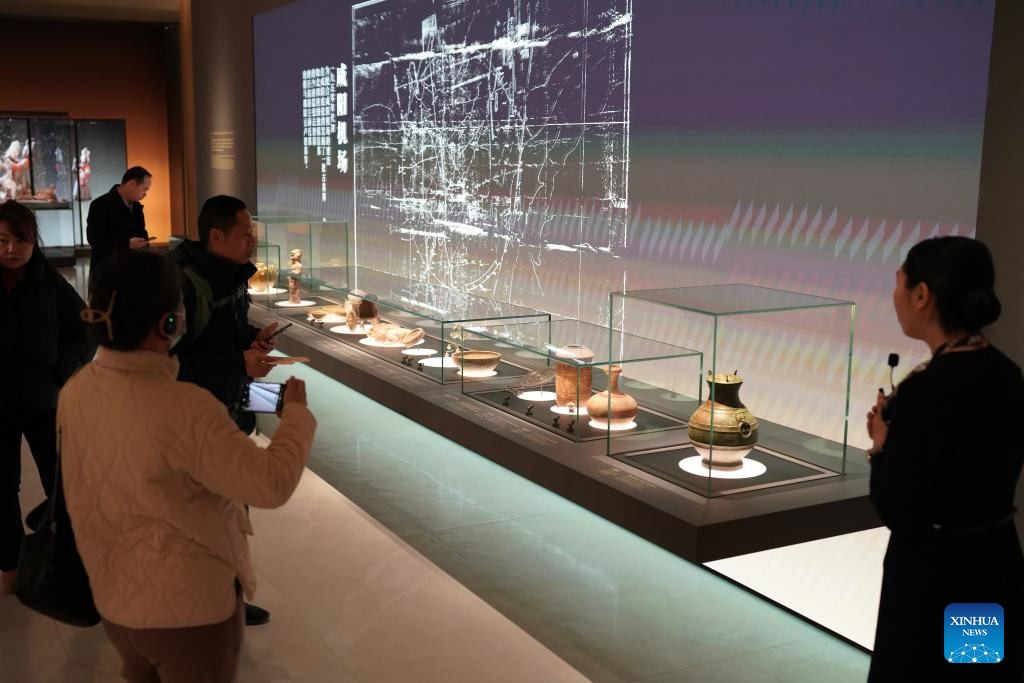 Relics museum opens at NW China airport