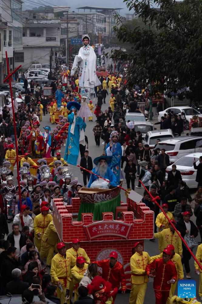 Parade featuring Daba Gaozhuang held in southwest China's Sichuan