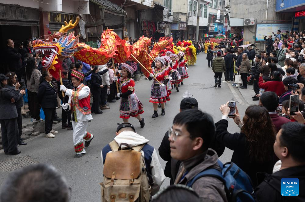 Parade featuring Daba Gaozhuang held in southwest China's Sichuan